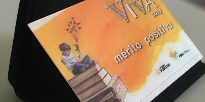 placa de homenagem com estojo de veludo