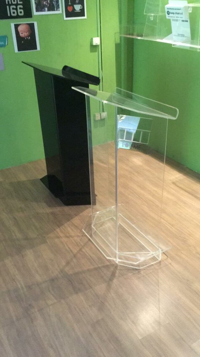 púlpitos em acrílico