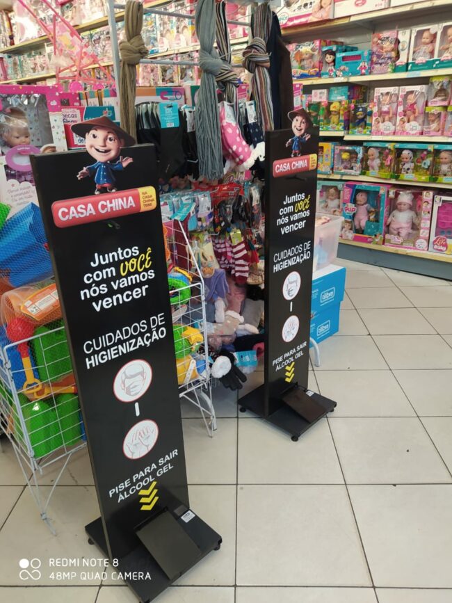 Totem de álcool gel para a Casa China, de Curitiba