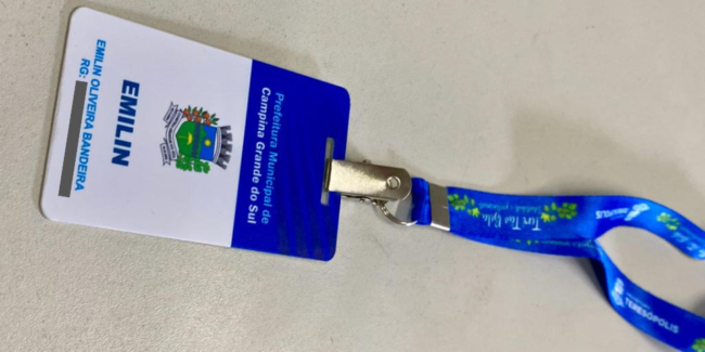 Crachá de poliestireno e impressão UV produzido pela MTS Visual.